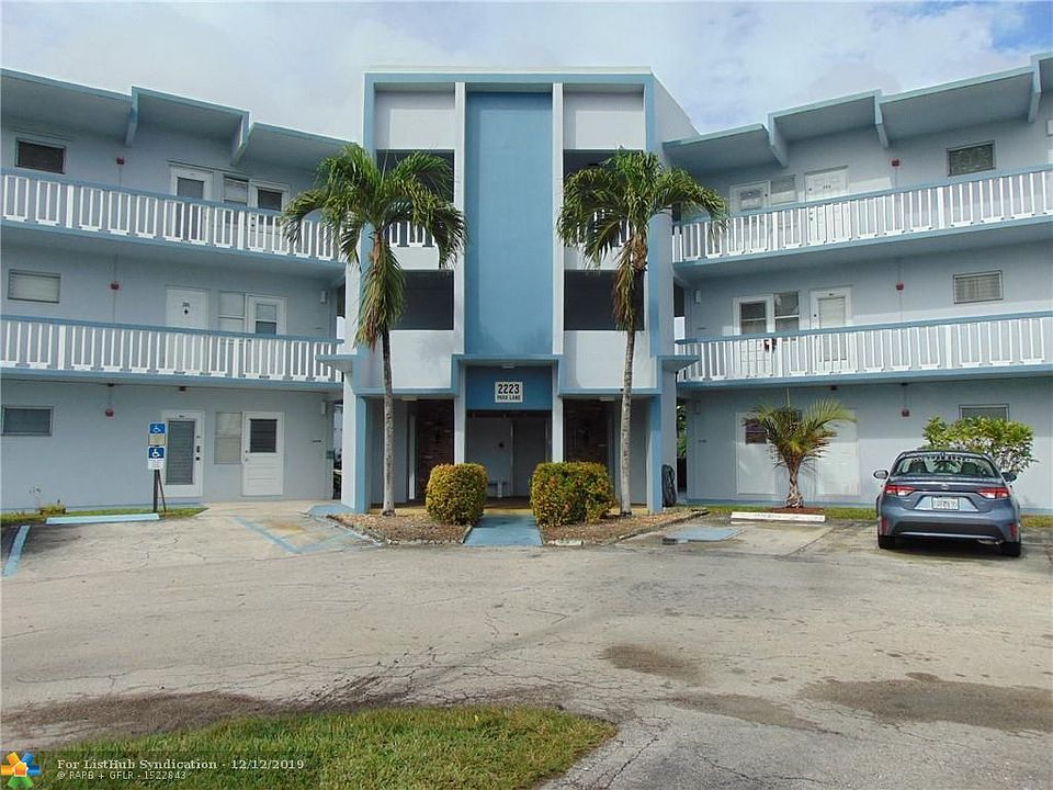 1st image of 2223 Park Ln APT 314