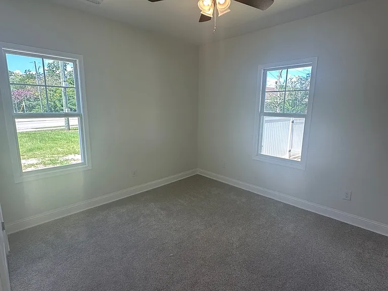 645 Glensford Dr — Photo 11