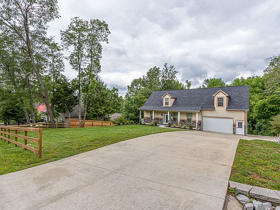 2nd image of 90 Holly Tree Dr