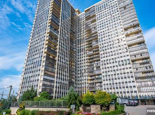 300 Winston Dr APT 2912, Cliffside Park, NJ 07010
