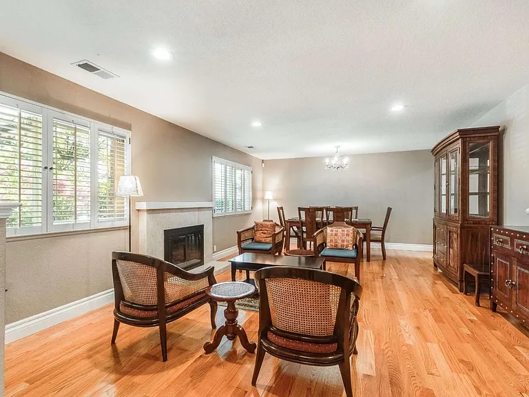 12371 Saraglen Dr — Photo 3