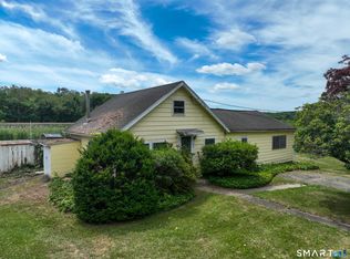 90 Water St, Chester, CT 06412