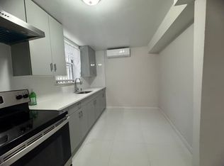 2889 E 195th St FLOOR 1, Bronx, NY 10461