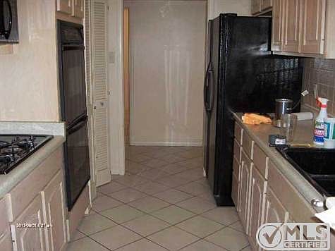 3rd image of 1209 Idlewilde Dr