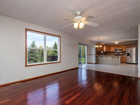 5th image of 3048 Derbyshire Dr