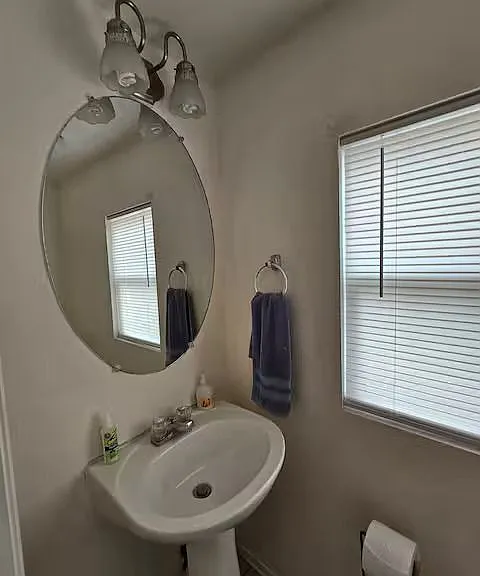 15112 Brown Ln — Photo 8