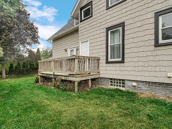 4th image of 809 2nd St