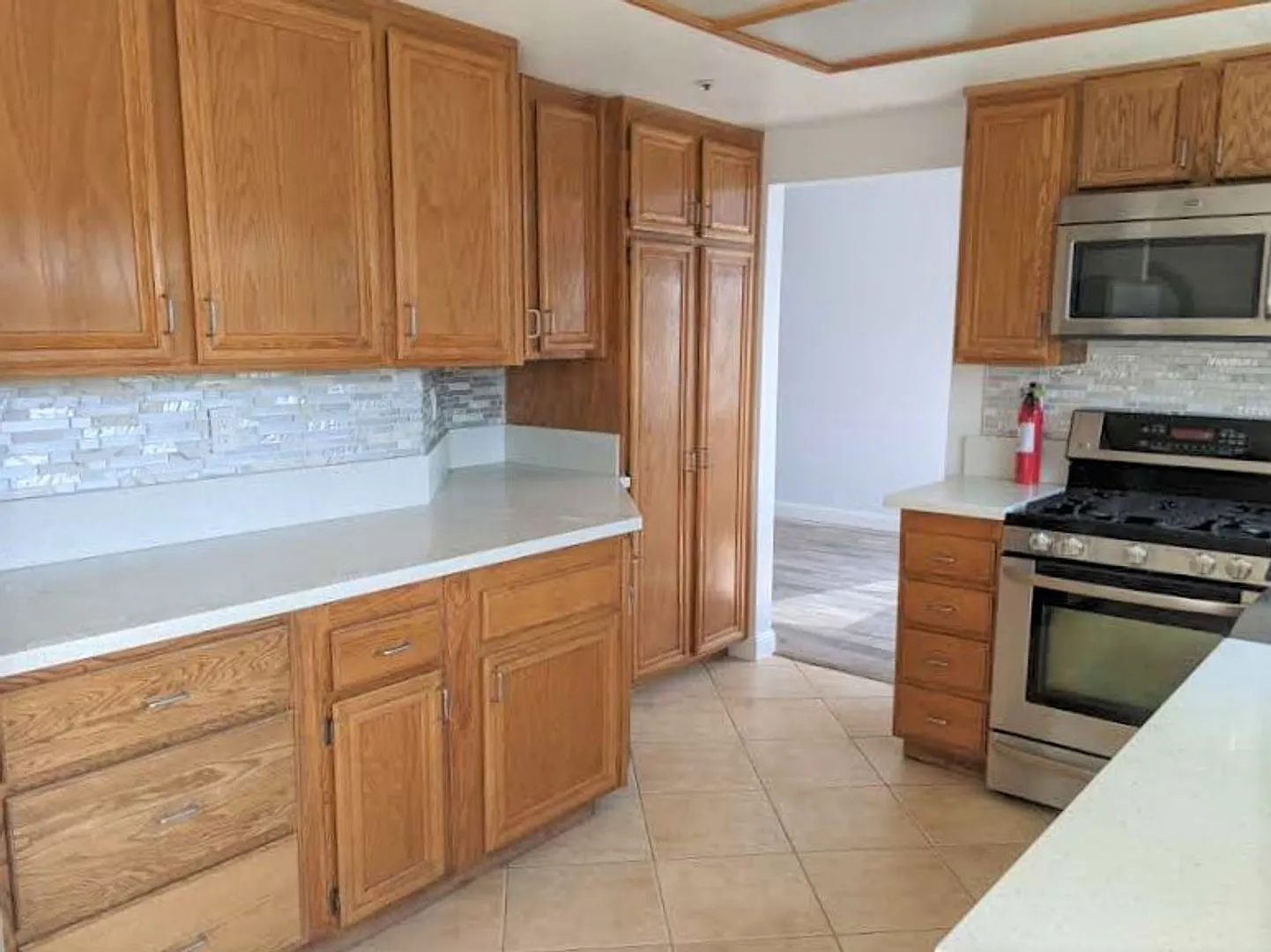 15073 Cornflower Ct Fontana, 92336 (4 Bed / 3 Bath) — Photo 4