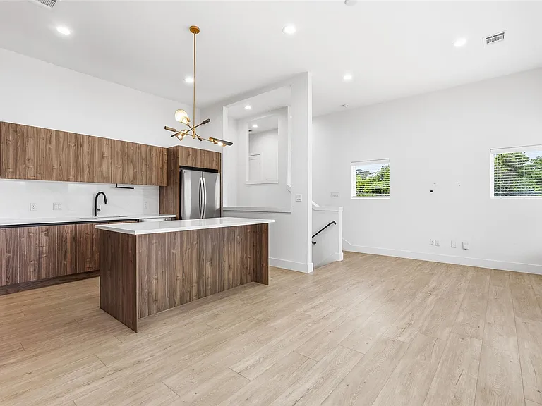 104 Tolima Dove St — Photo 14