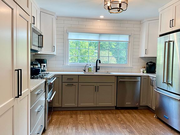 2nd image of 5708 Roeland Dr