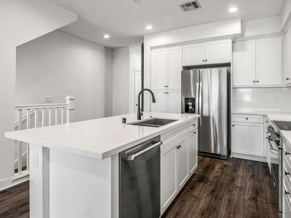 1127 Makena Way, Oceanside, CA 92054