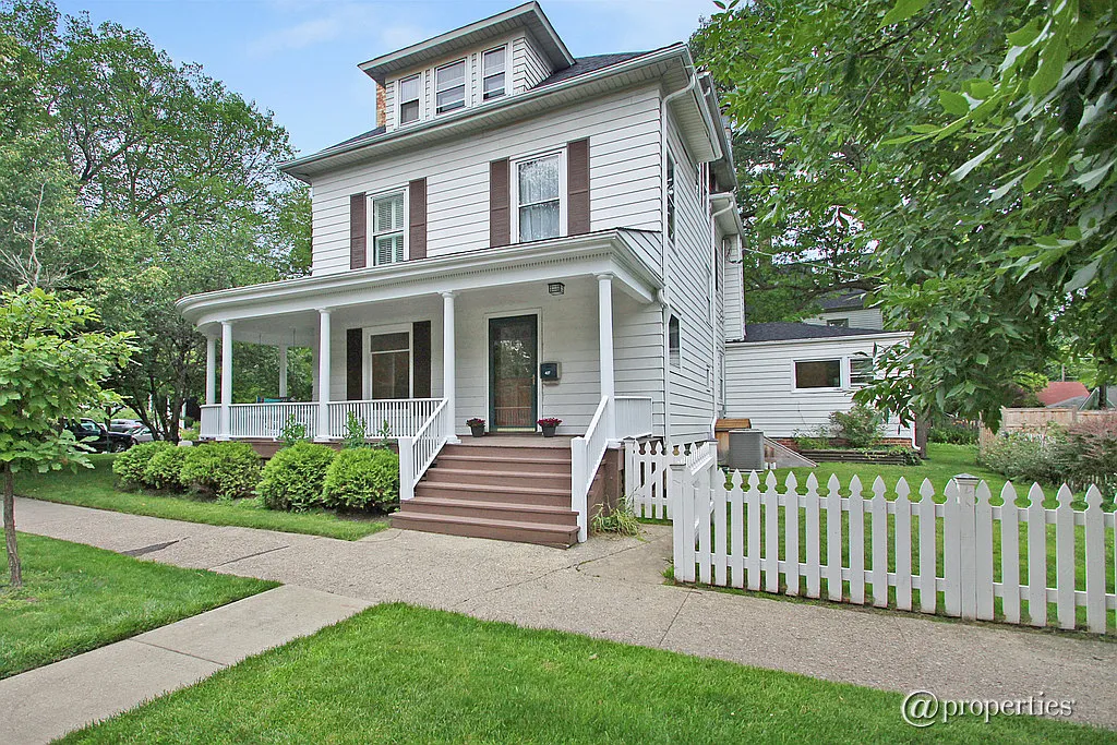 427 Greenleaf St photo 1
