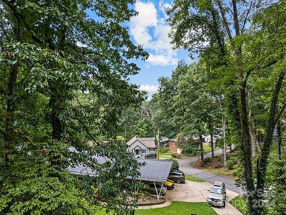 3rd image of 44 Hodges Dr