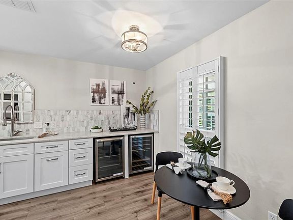 5th image of 3530 Village Way #3