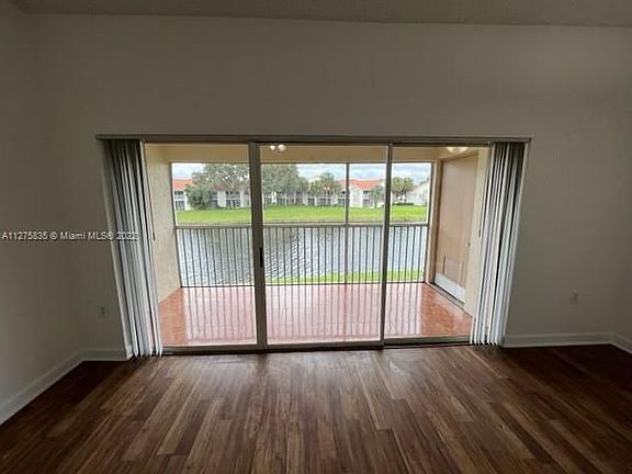 5th image of 4202 Glenmoor Dr #4202