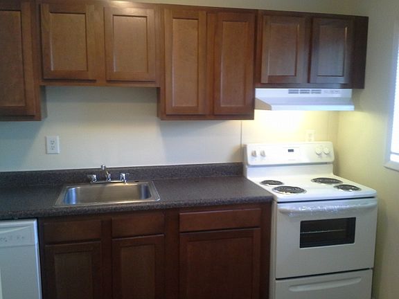 Gorgeous new kitchen and BRAND NEW APPLIANCES!