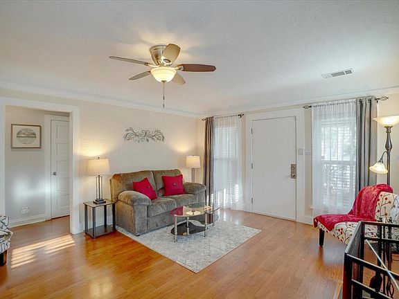 4th image of 25 N 26th St