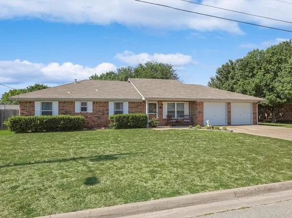 19 Rogers Cir, Krum, TX 76249