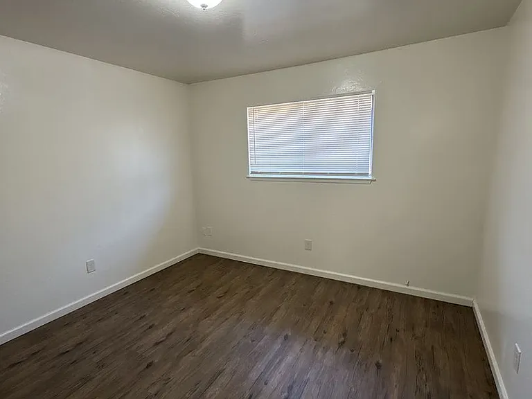 3501 W Colonial Ave #A-D — Photo 6