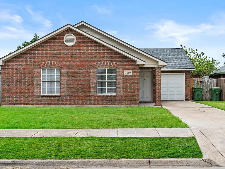 3110 Aberdeen Dr — Photo 1