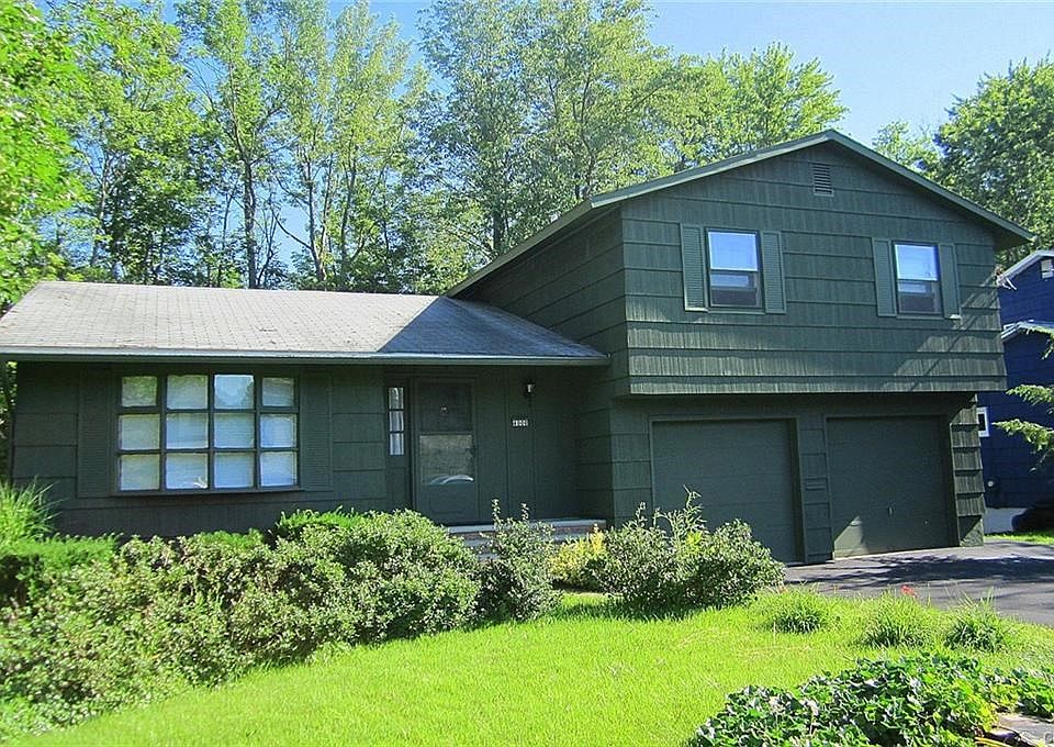 This sharp Split Level home is over 1,800 sq.ft. of well-maintained quality thruout.  Exterior updates include new siding on two sides, freshly painted exterior, new front porch and resurfaced double driveway.