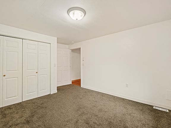 5th image of 9605 142nd St NW
