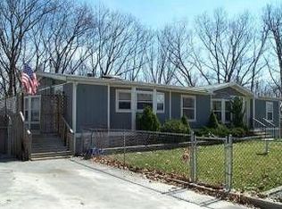 35 Smith St, Lincoln, RI 02865