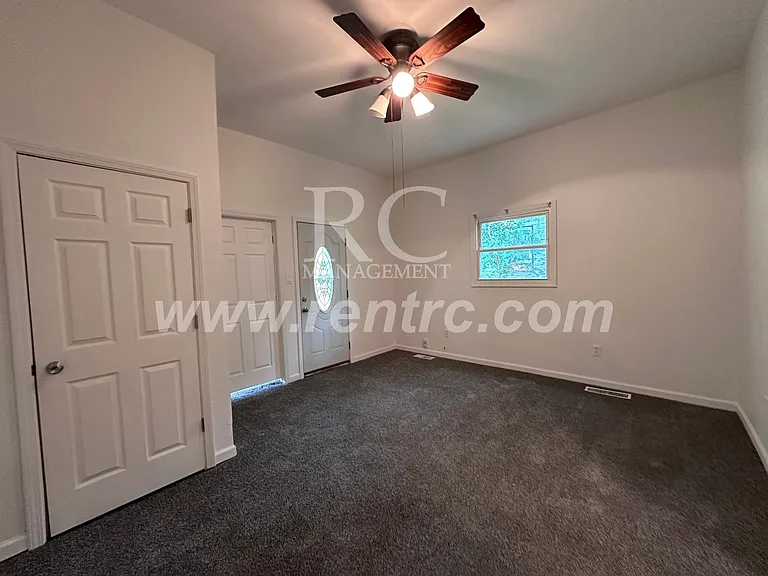 702 S Sandusky St — Photo 8