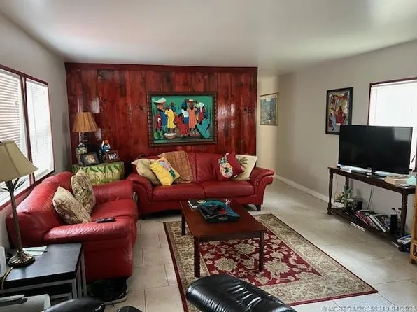 6315 S Ash Ln, Lake Worth, FL 33462