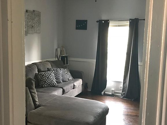 4th image of 806 Deery St #2