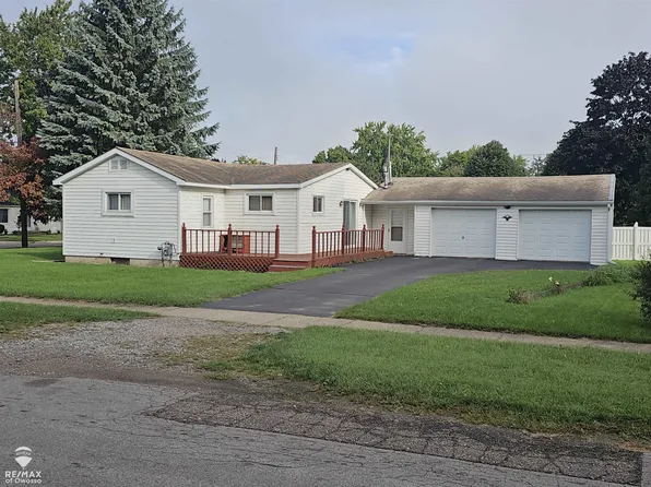 1011 Walnut St, Owosso, MI 48867