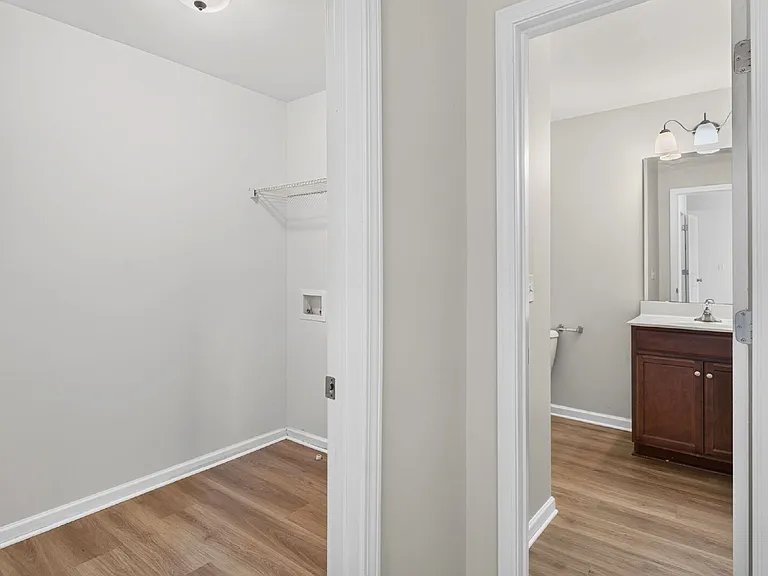 2472 Melfield Dr — Photo 8