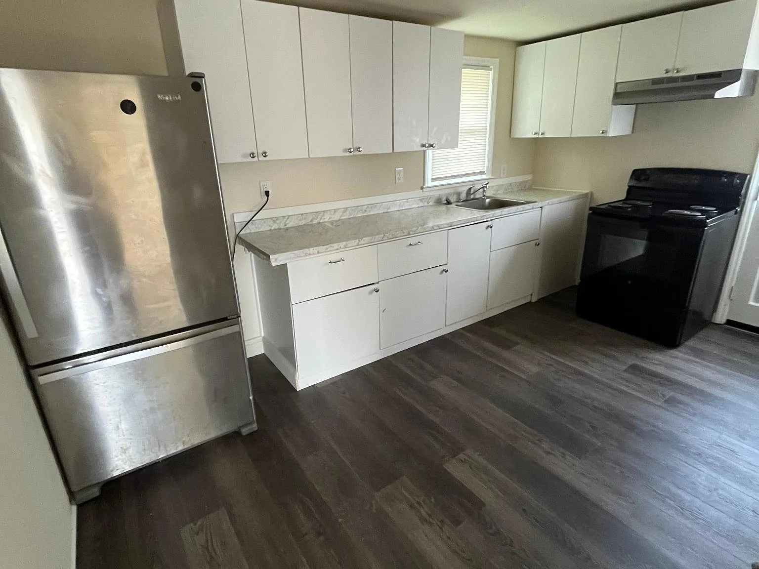 3 bed, 903 sqft, $1,750 — Photo 3