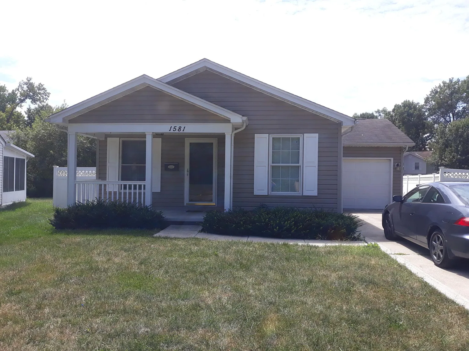 1581 Hansen Ave photo 1