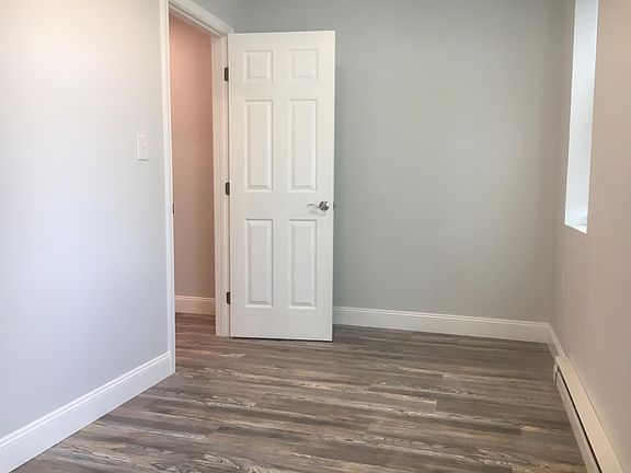 5th image of 3249 N Park Ave #2
