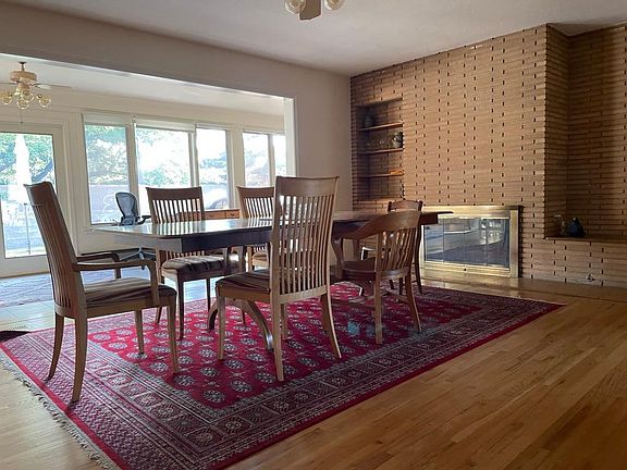 5th image of 4309 Hannett Ave NE