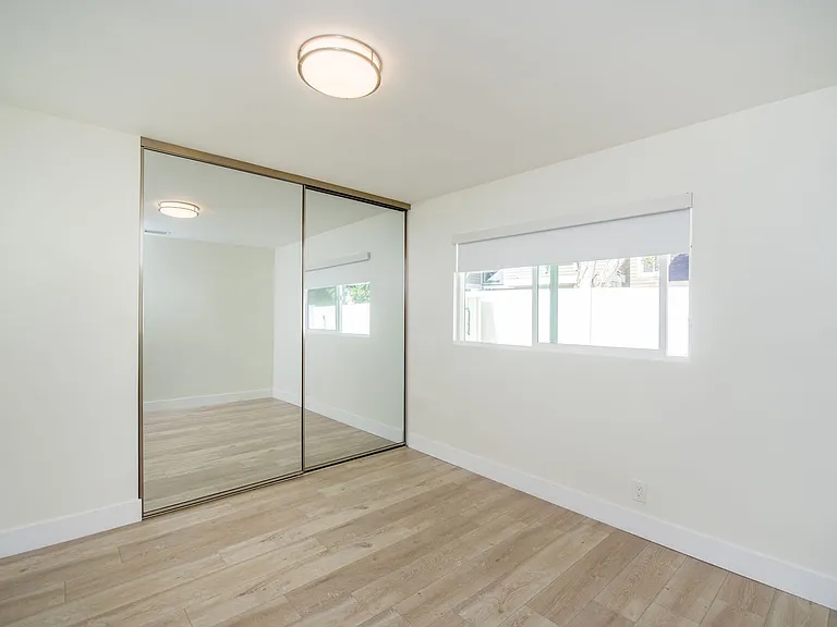 2253 Elden Ave — Photo 19