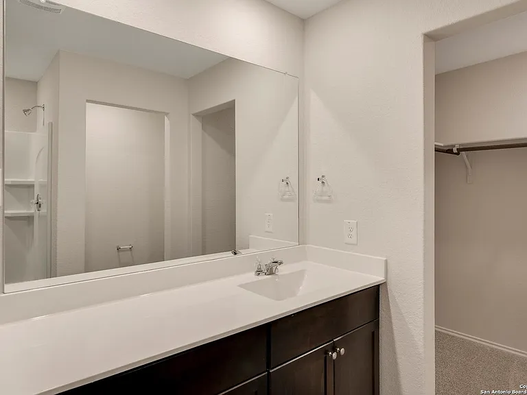 728 Armadillo Dr — Photo 16