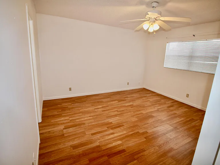 8405 NW 61st St #D305 — Photo 5