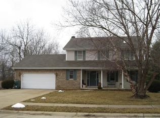2322 Saratoga Pl, Charleston, IL