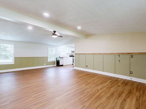 5th image of 9464 Sugar Tree Dr