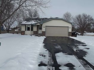 13694 Hidden Creek Dr NW, Andover, MN 55304