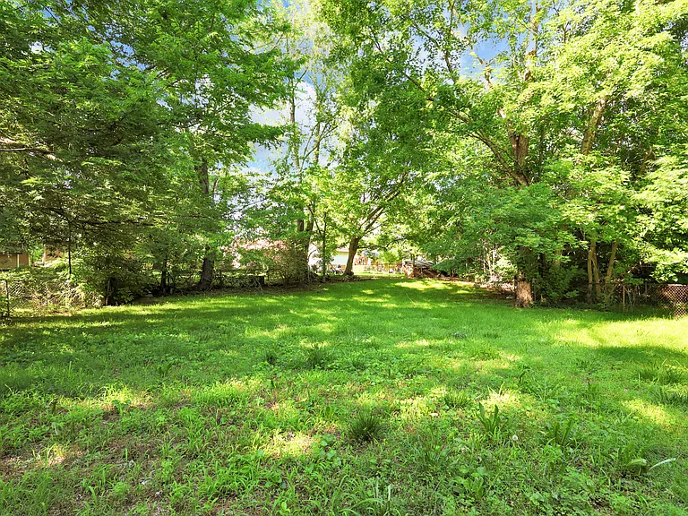 623 Lafayette Rd — Photo 19