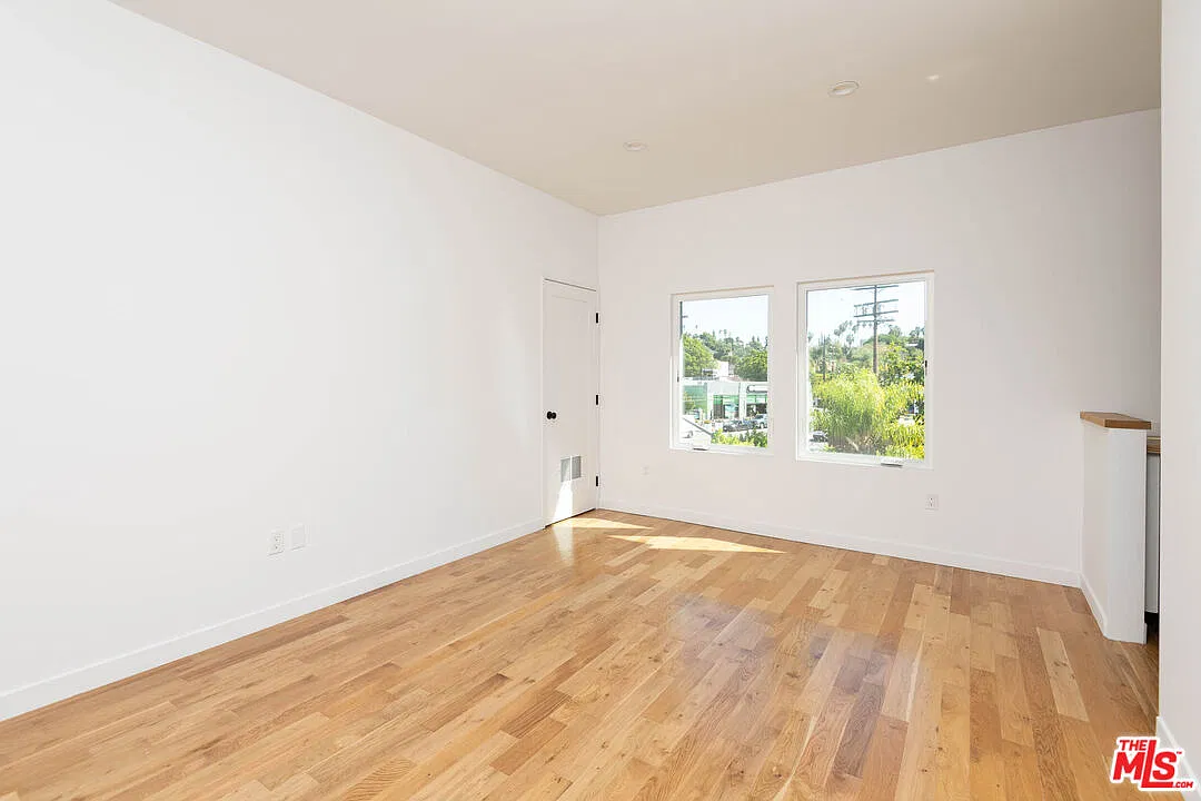 3700 W Sunset Blvd — Photo 4