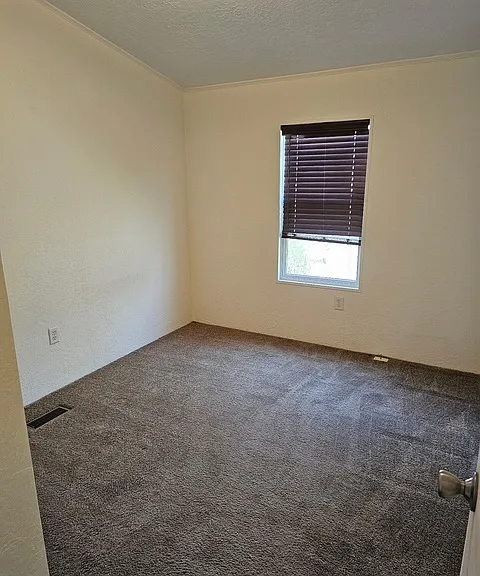 103 E Eckhart Ave — Photo 10
