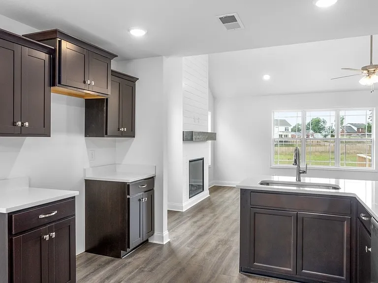 1360 Harmon Ln — Photo 12