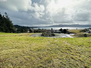Bay Cir #11, Bay City, OR