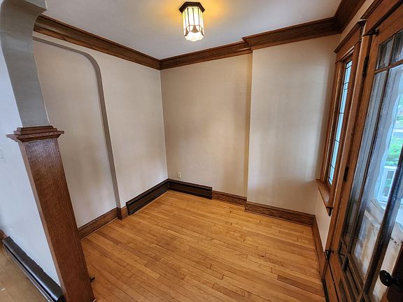 5th image of 2763 S Quincy Ave