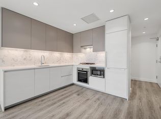 8138 Fraser St #409, Vancouver, BC V5X3T3