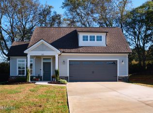 145 Cedar Branch Trl, Lenoir City, TN 37772